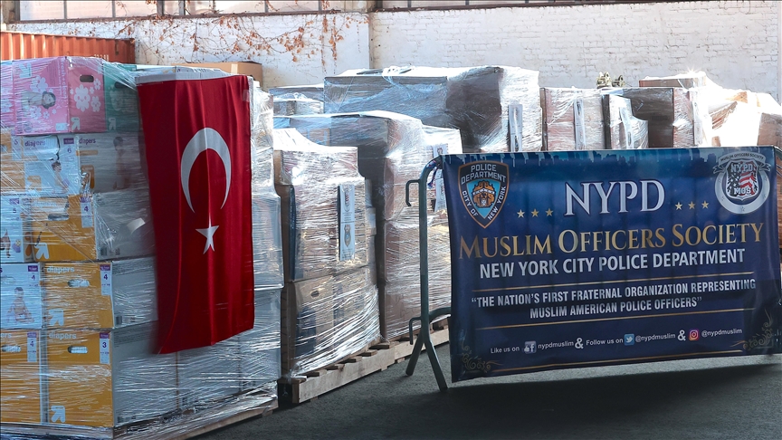 New York'taki Türk ve Müslüman polislerin deprem yardımları yola çıkarıldı