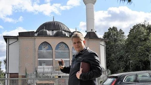 2 men paid for Paludan's police applications for burning copy of Quran, Swedish daily says