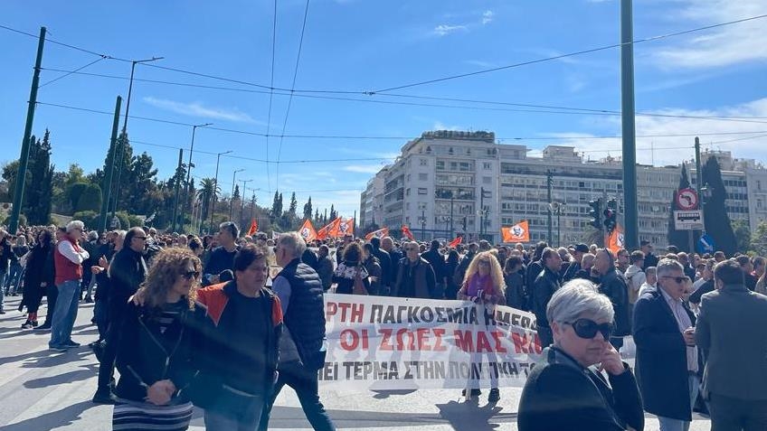 Protests grow in Greece over fatal train accident