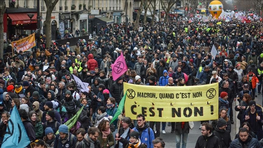 Strikes continue in France