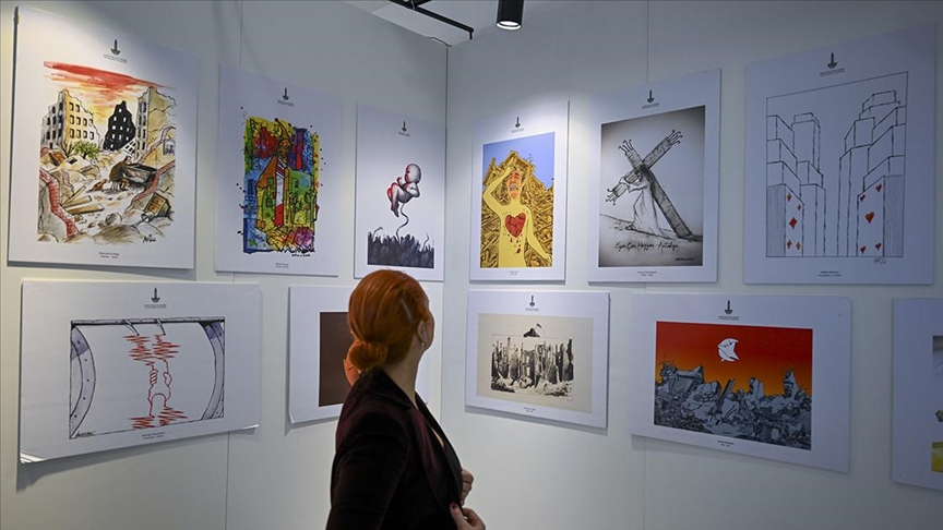 Enkazdan kurtardıkları eserleriyle Ankara'da sanat fuarına katıldılar