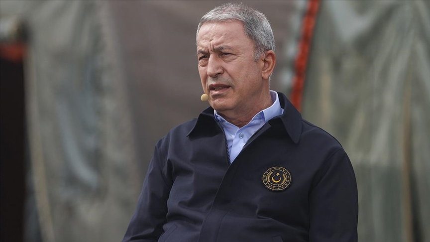 Bakan Akar: Deprem bölgesine ilk müdahalede, Mehmetçiğin geç çıkması asla söz konusu değil