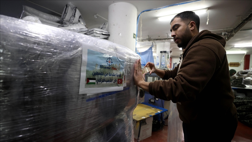 Palestine sends 20,000 sleeping bags to quake victims in Türkiye