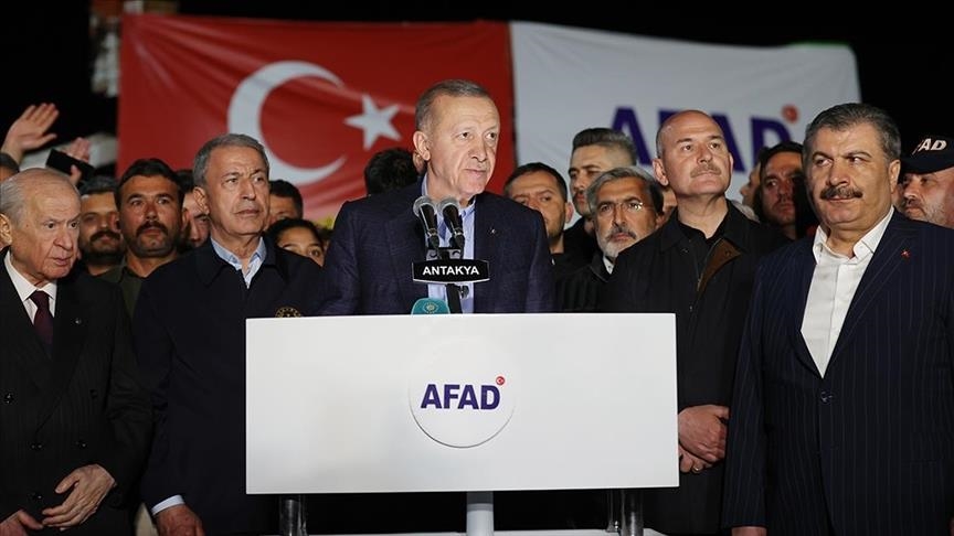 أردوغان: قطر ترسل 10 آلاف منزل مسبق التجهيز لمنطقة الزلزال