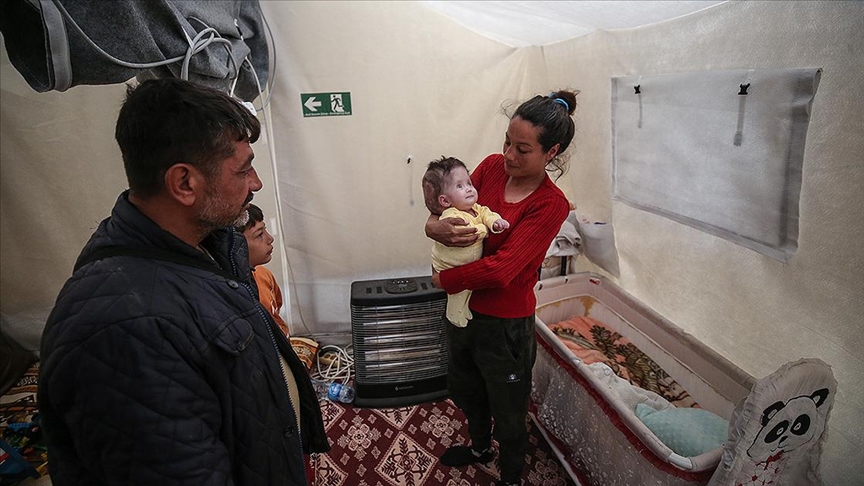 Hidrosefali hastası depremzede Alzade bebek, zamanında müdahaleyle hayata tutundu