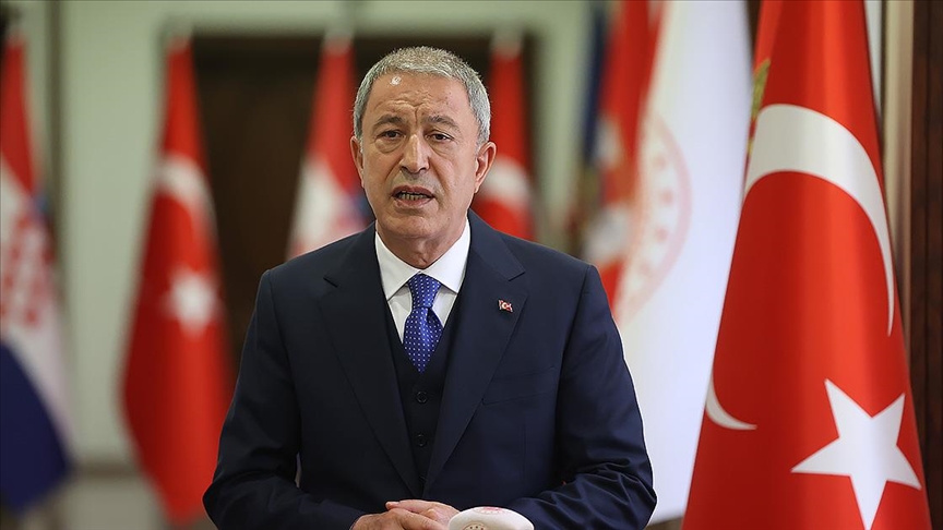Bakan Akar:  Sağlık çalışanlarımızın deprem bölgesindeki fedakarlık ve kahramanlıkları her türlü takdirin üzerindedir