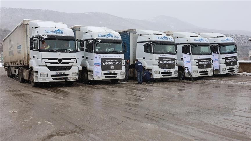 Из Стамбула в зону бедствия отправлено около 8 тыс. грузовиков с гумпомощью