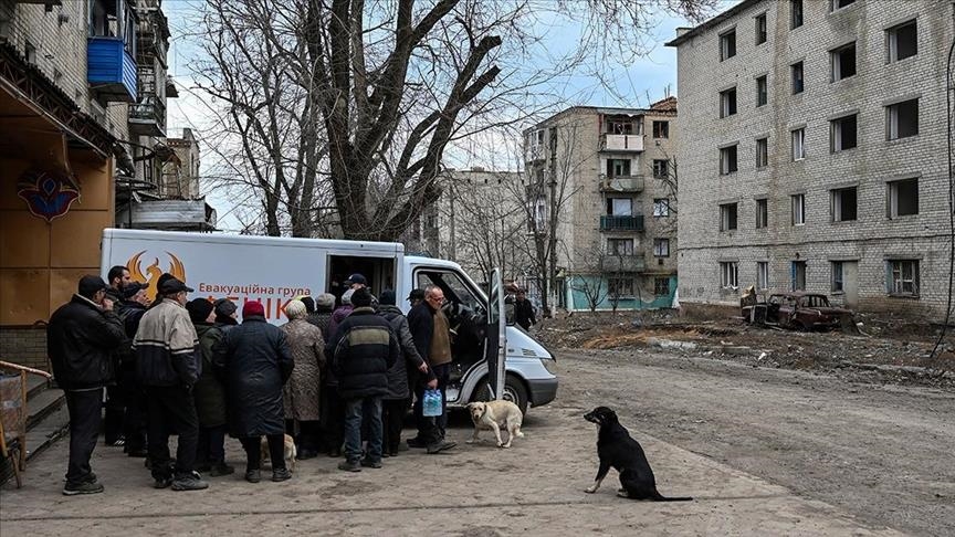Evacuation of civilians continues in Ukraine's Donetsk region