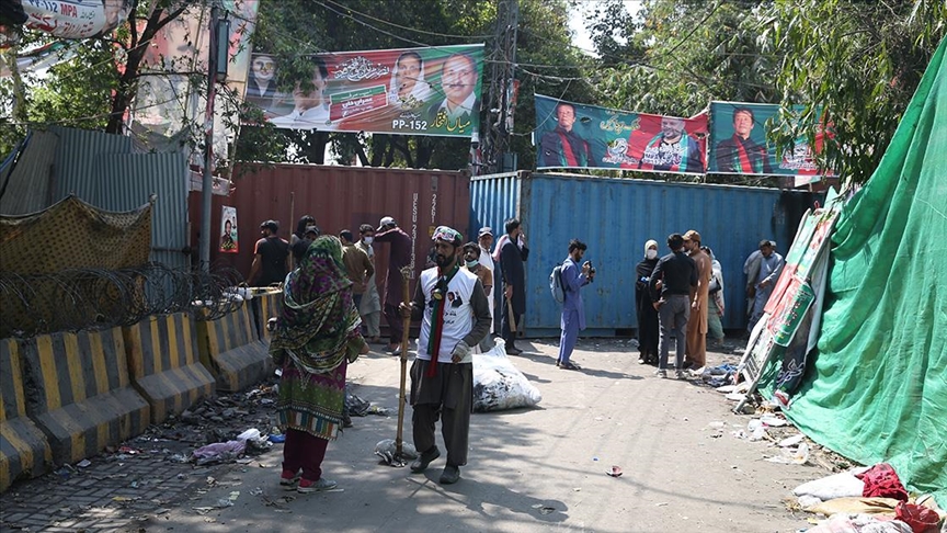 Pakistan'da mahkeme, İmran Han'a yönelik operasyonun durdurulması kararını yeniden uzattı