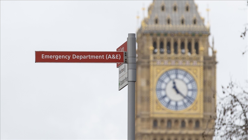 British government offers new pay deal to health workers