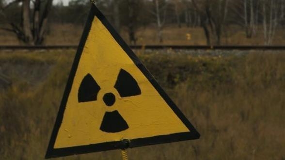 20M tons of partially radioactive waste litter Niger, foment fear