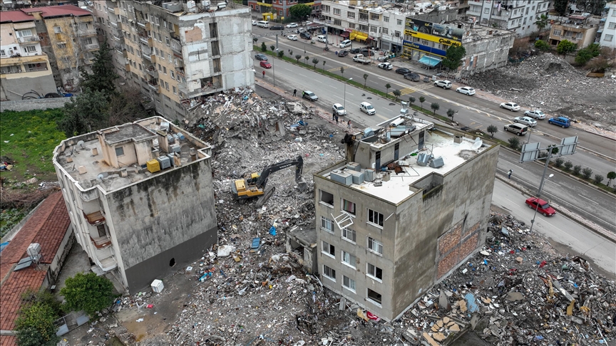 Italian actor Michele Morrone visits Türkiye's quake-hit region