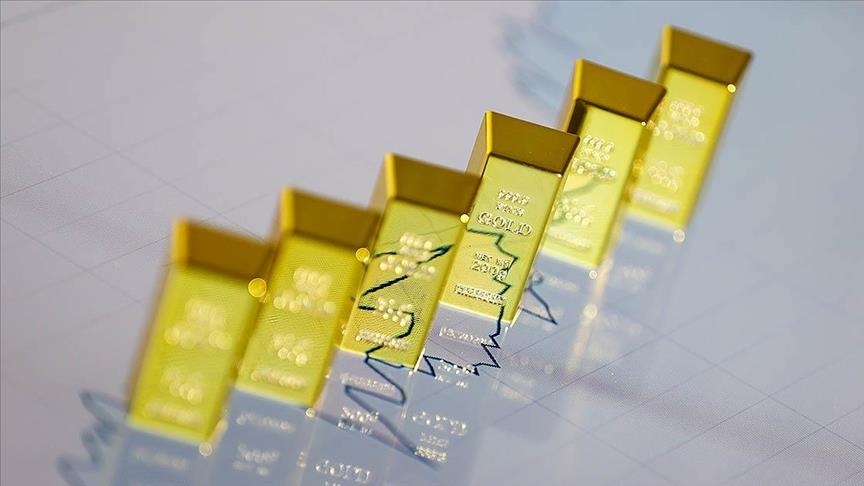 Gold rises to 1-year high as demand for safe assets grows