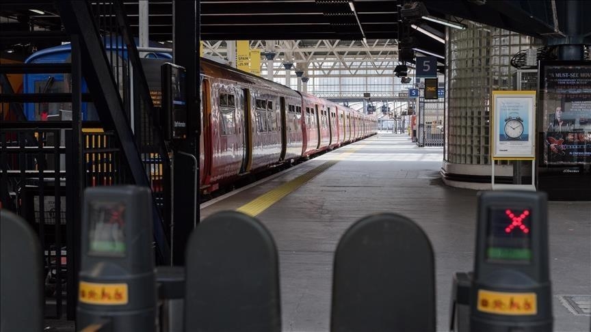 British railway union members at Network Rail accept pay rise offer