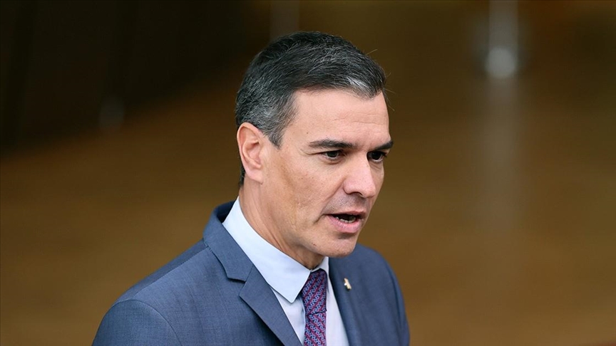 Spanish politicians debate fringe no-confidence motion against Sanchez