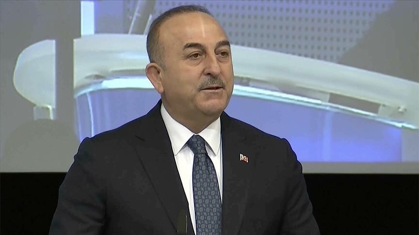 Cavusoglu : "La Türkiye a bénéficié d'une immense solidarité et d'une grande générosité après le tremblement de terre"