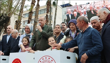 Ердоган на церемонијата на поставување камен-темелник на изградбата на станови и државни болници во областа Хатај