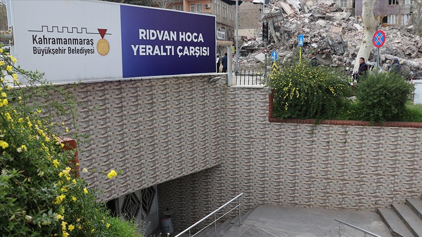 Alışveriş merkezlerine direnen "çarşı" depremi de hasarsız atlattı