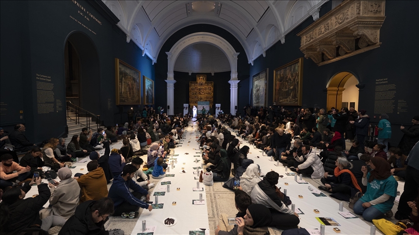 Open iftar event hosted at famous London museum