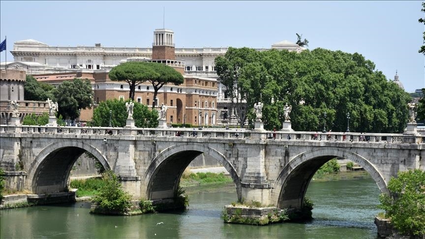 Italy slams Germany-EU deal on vehicles with combustion engines