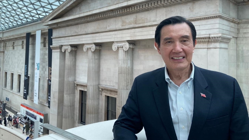 Ex-Taiwanese president visits China as incumbent readying for trip to Americas