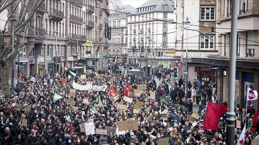 France sees 10th day of mass mobilization against gov't pension reform