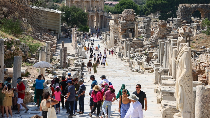 Majestic ancient theaters in Türkiye among top touristic attractions