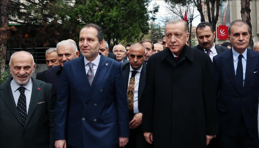 Cumhurbaşkanı Erdoğan, Yeniden Refah Partisi Genel Başkanı Erbakan'ı ziyaret etti 