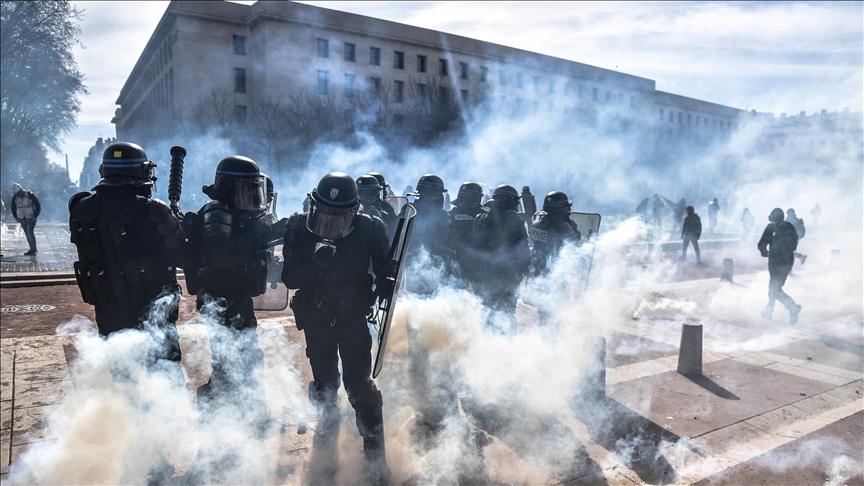 Injured protester's family in France files complaint for attempted murder