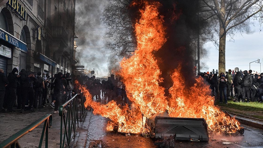 France / Violences policières : des manifestations sauvages ont lieu simultanément à Paris, Lyon et Marseille