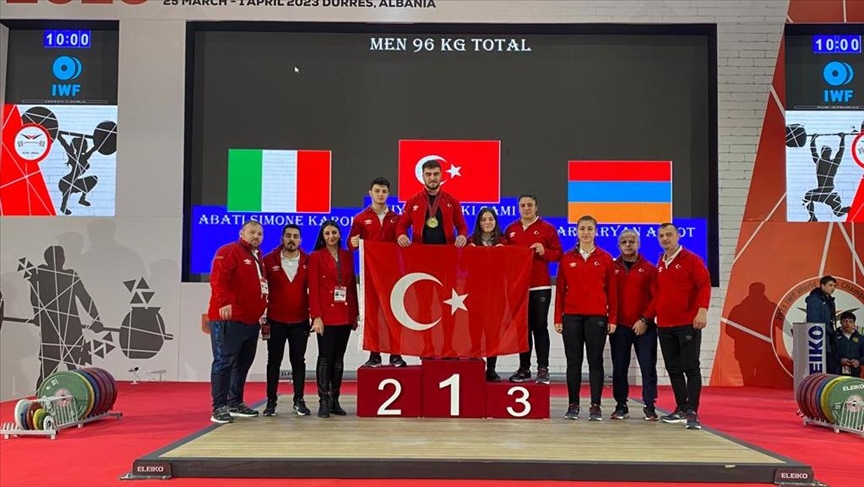 Milli halterci Sami Baki, yıldızlarda dünya şampiyonu oldu 