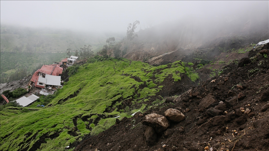 Death toll from Ecuador landslide rises to 21