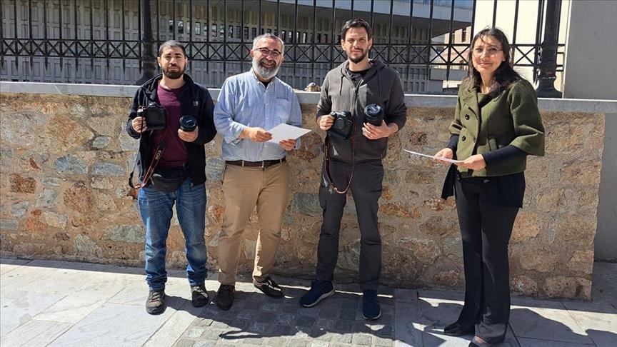 Anadolu gifts cameras to Greek journalists after equipment damaged during Türkiye quake coverage