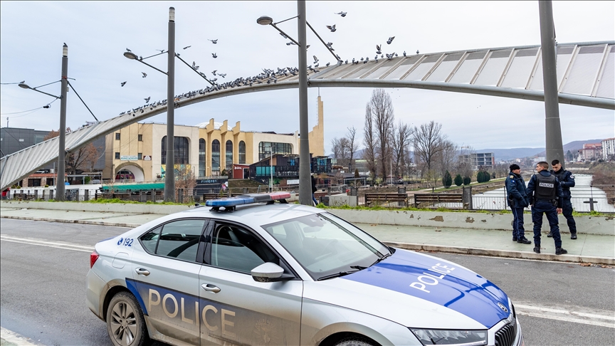 На северу Косова запаљена српска возила косовских таблица