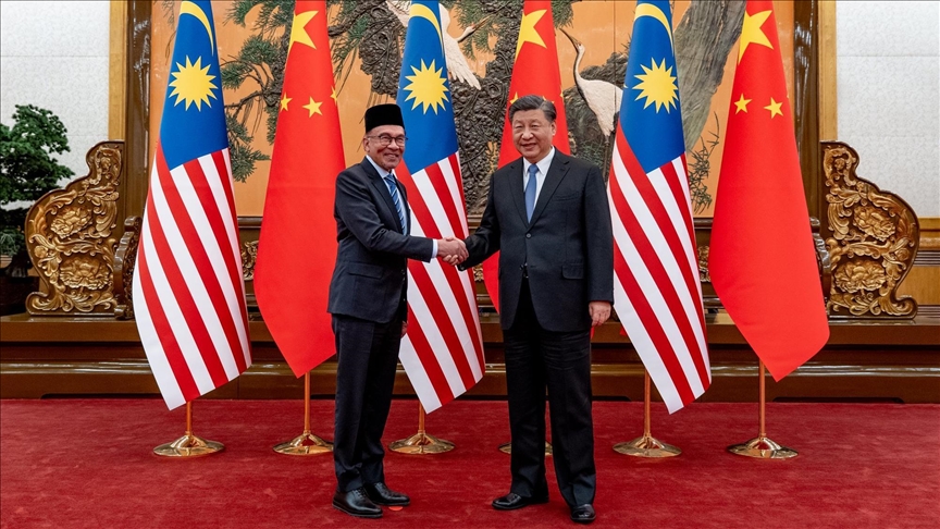 China’s Xi discusses Asian ‘independence’ with Malaysian, Singaporean premiers