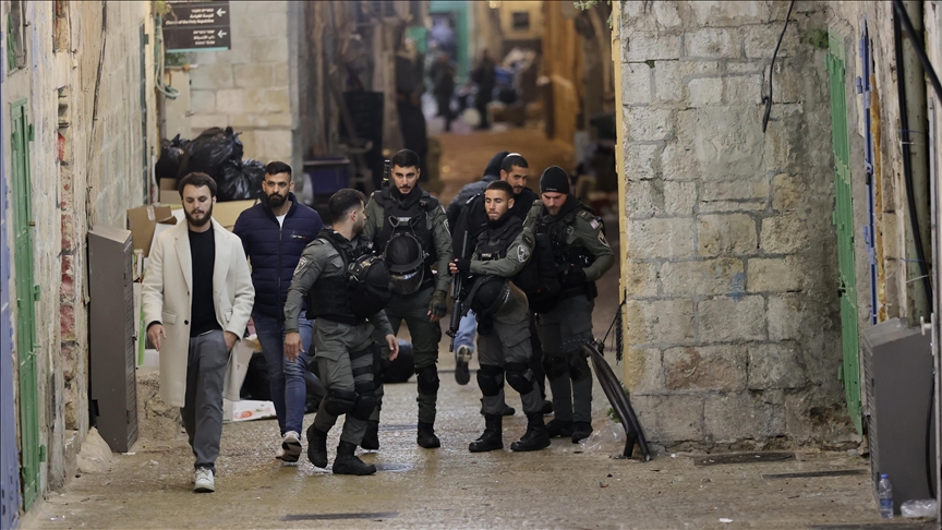 عائلة طبيب فلسطيني قتل بالأقصى تكذب رواية الشرطة الإسرائيلية