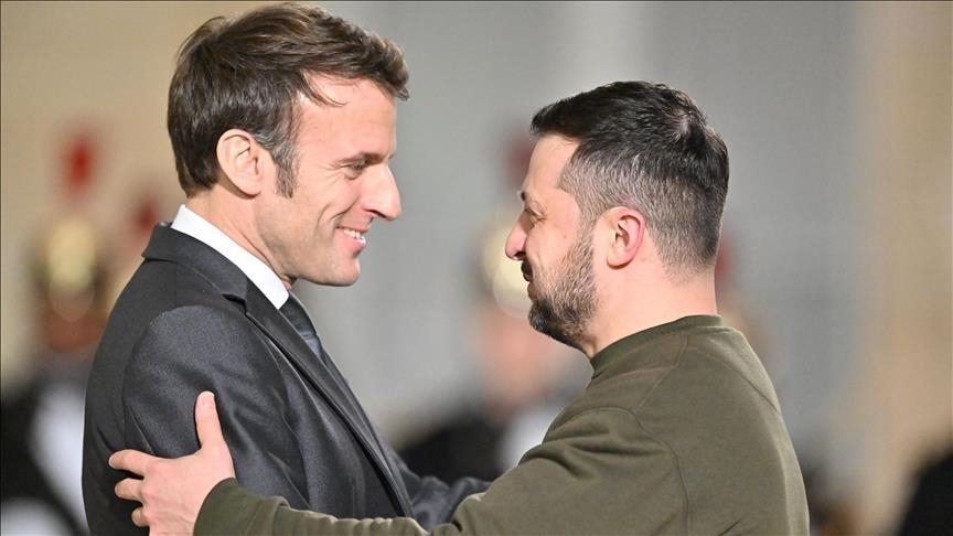 Guerre en Ukraine : Macron s'entretient au téléphone avec Zelensky