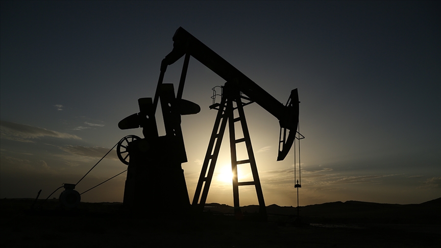 Suudi Arabistan'dan günlük petrol üretimini 500 bin varil düşürme kararı