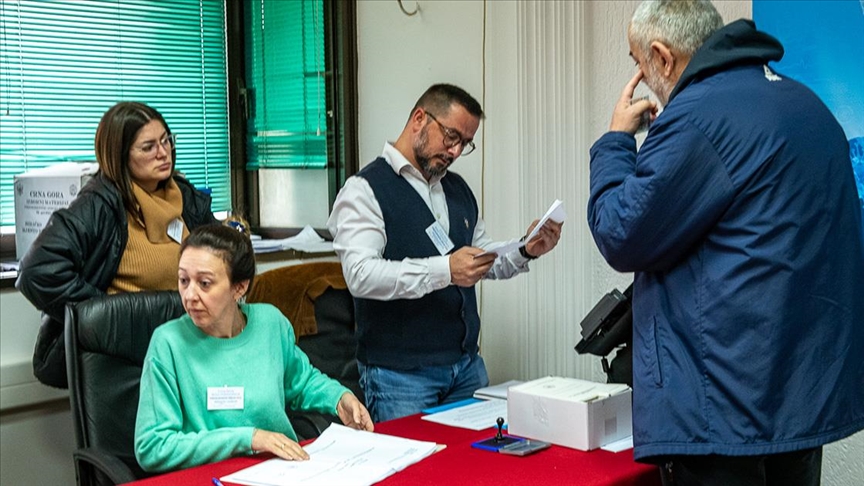 Predsjednički izbori u Crnoj Gori: Do devet sati glasalo 6,8 odsto birača