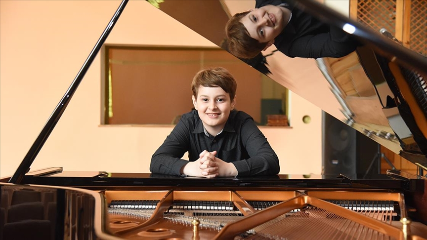 Trinaestogodišnji pijanist Omar Halilović osvaja prva mjesta na takmičenjima