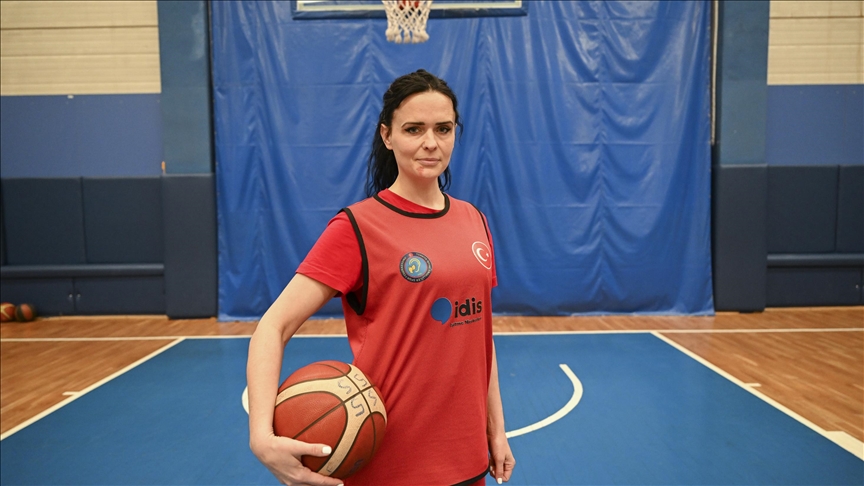 İşitme Engelli Kadın Milli Basketbol Takımı'nın ikinci kaptanı Viktoriya, azmiyle gençlere örnek oluyor