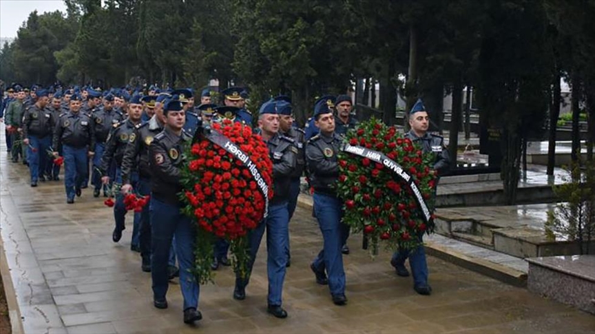 В Азербайджане почтили память героев апрельских боев 2016 года