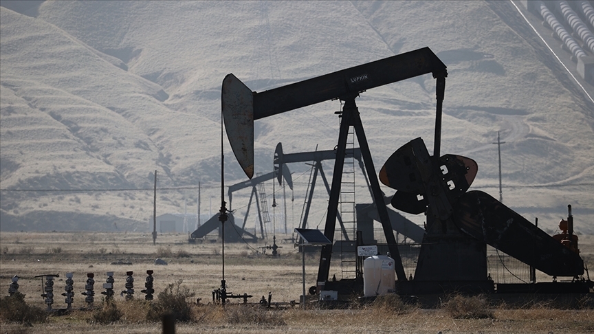 IEA: OPEC+ ülkelerinin açıkladığı yeni üretim kesintileri petrol fiyatlarını tırmandırma riski taşıyor
