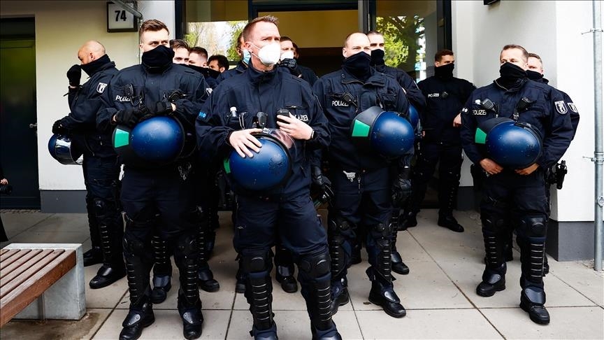 Significant number of German police prejudiced against Muslims: Study