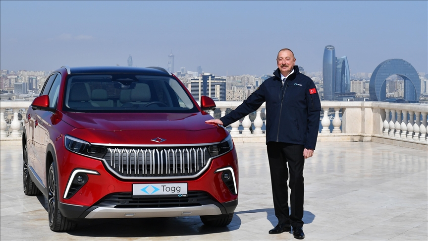 Azerbaijani president receives Türkiye's 1st indigenous electric car