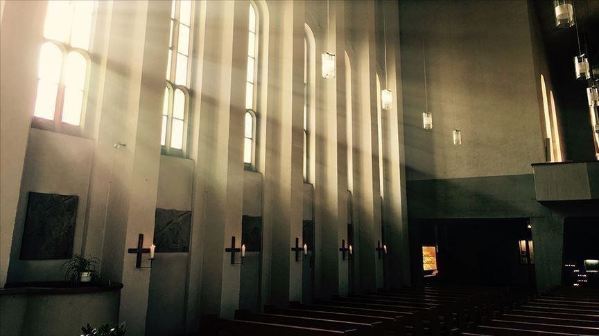 France : Le concert de Bilal Hassani dans une ancienne église, est annulé
