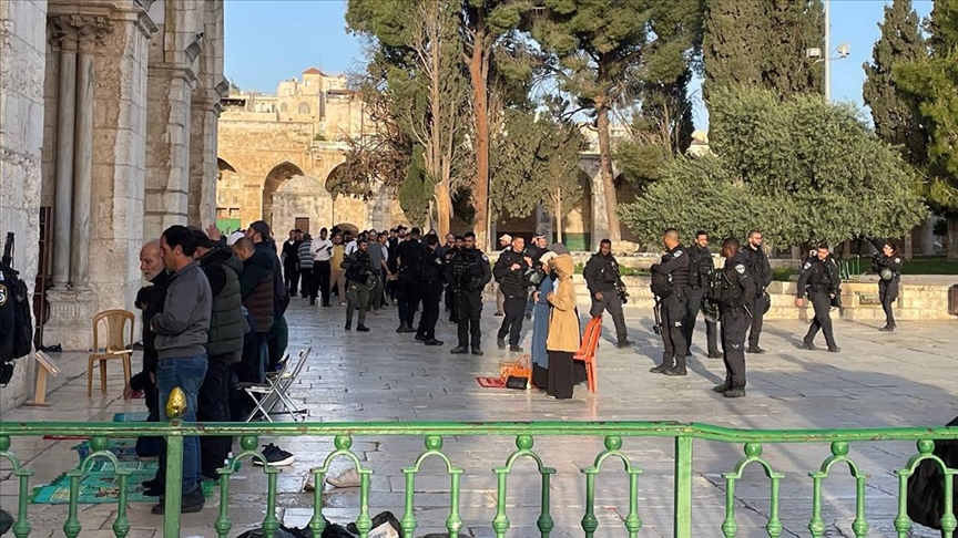 Filistin'den İsrail güçlerinin Mescid-i Aksa baskınına tepki 