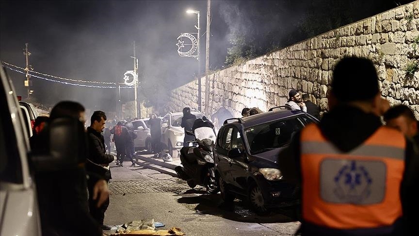 Scores of Israelis storm Jerusalem’s Al-Aqsa complex amid tension
