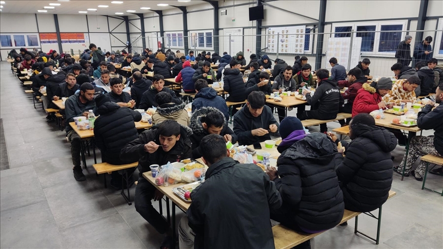 BiH: Organizovan iftar za migrante u PPC-u ”Lipa” kod Bihaća