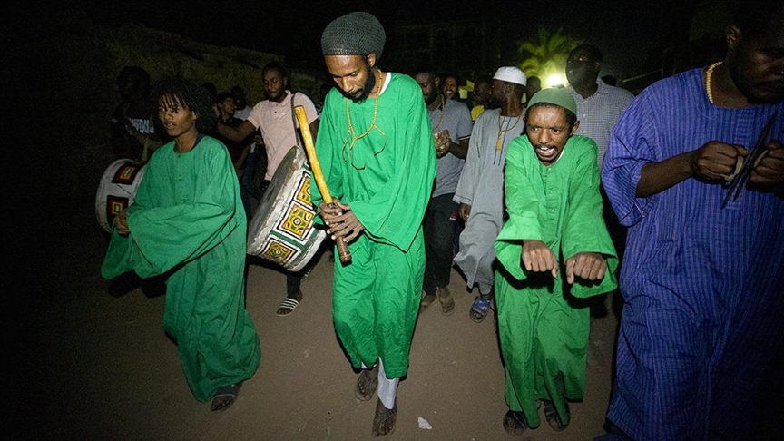 في السودان.. مسحراتي بشهادة جامعية (تقرير)